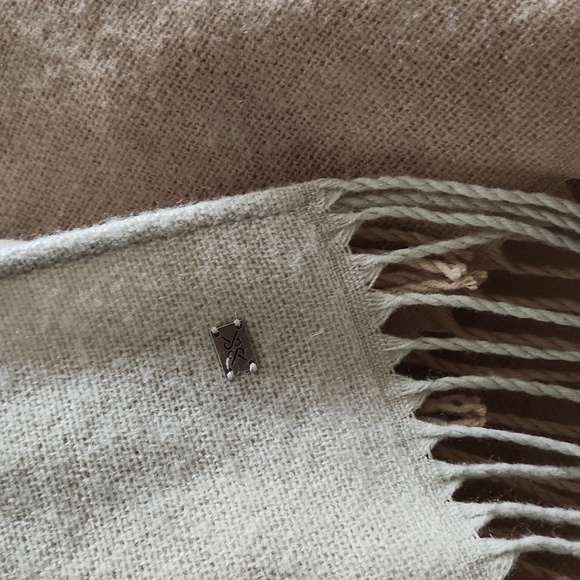 BNWOT shawl wrap - Picture 3 of 4